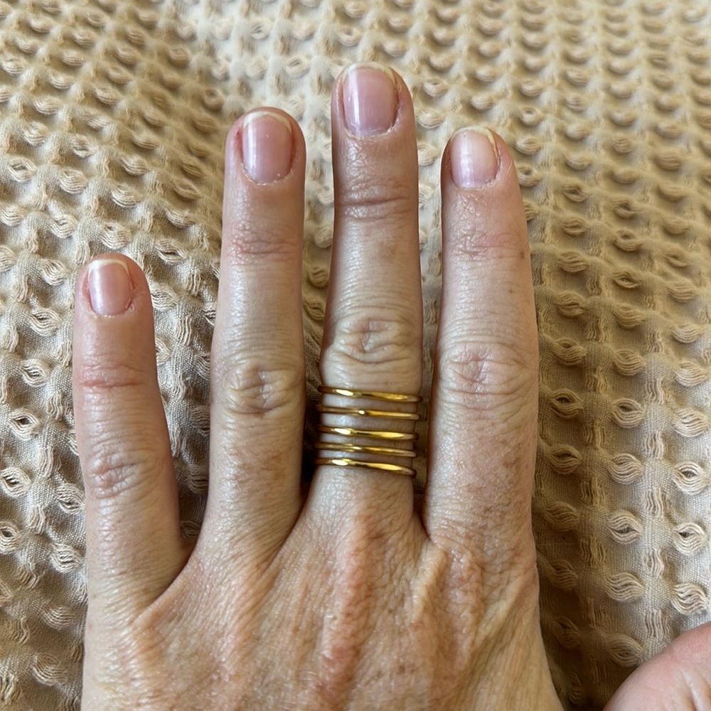 Stella & Dot Gold stacking ring - Size 7